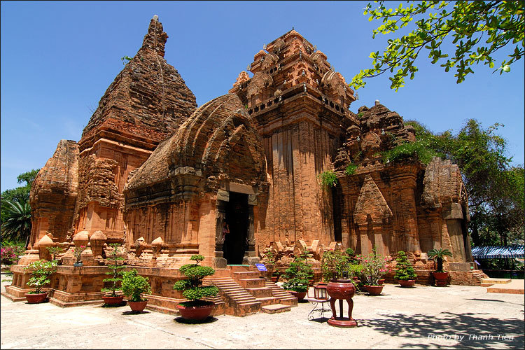 Tháp Bà Ponaga
